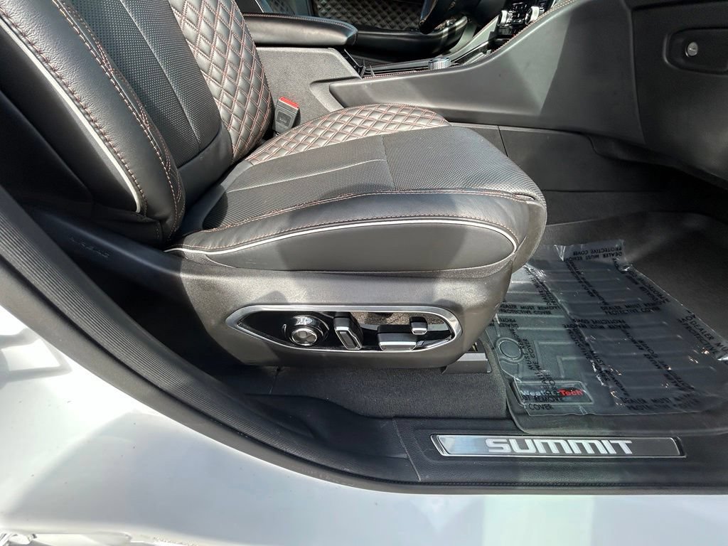 Used 2023 Jeep Grand Cherokee L Summit AWD/4WD image 26