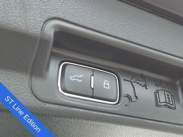 Certified 2025 Ford Explorer ST-Line w/ Premium Package AWD/4WD image 17