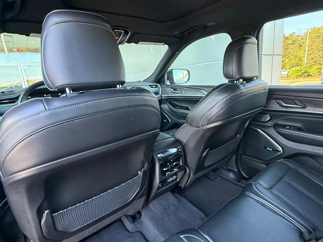 Used 2022 Jeep Grand Cherokee L Overland AWD/4WD image 16
