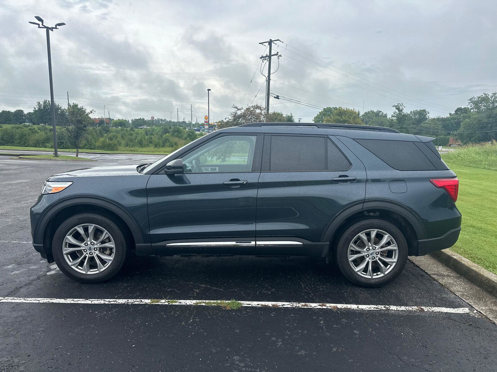 Certified 2024 Ford Explorer XLT w/ Equipment Group 202A AWD/4WD image 7