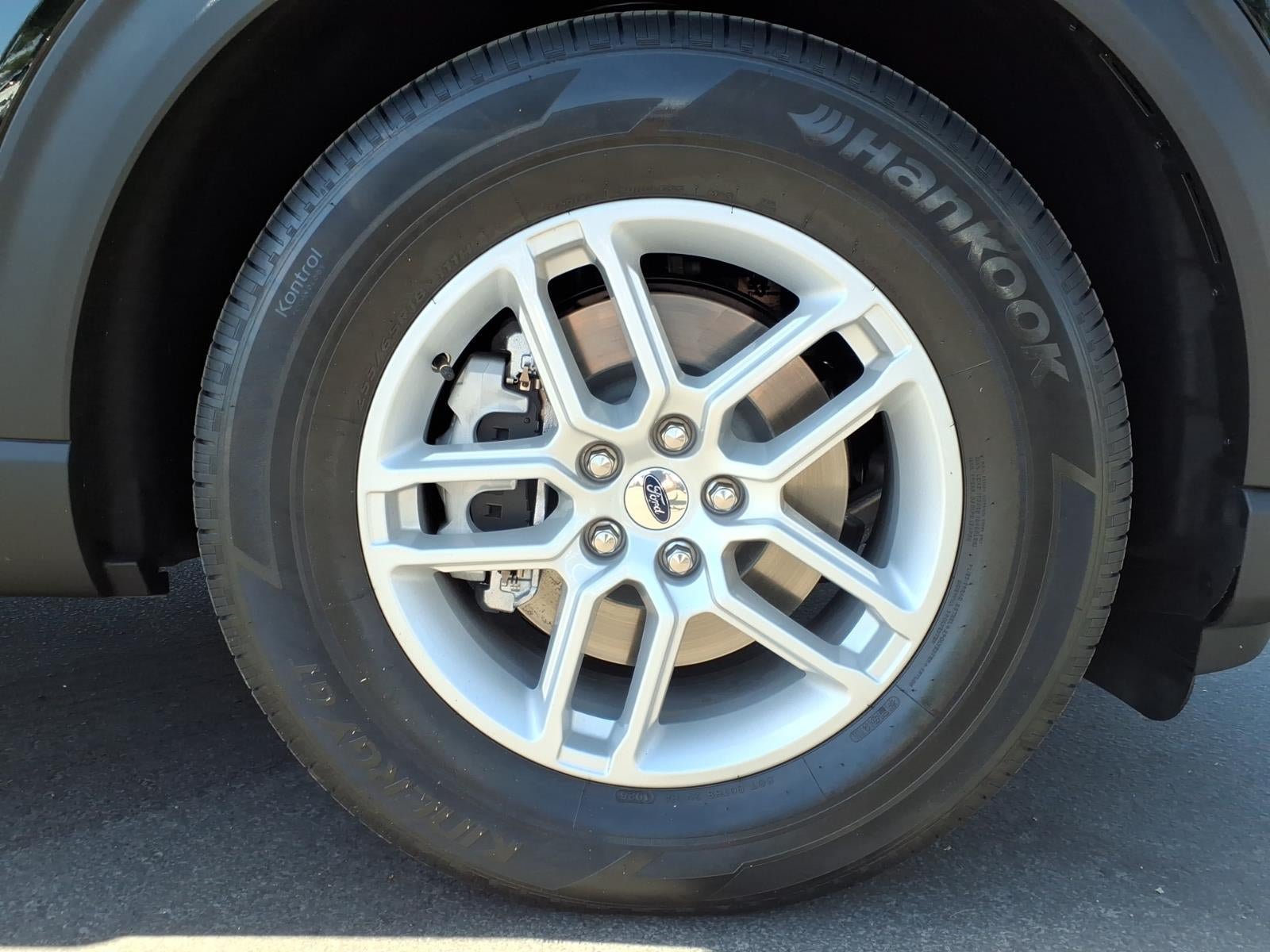 Certified 2026 Ford Explorer Active RWD image 9