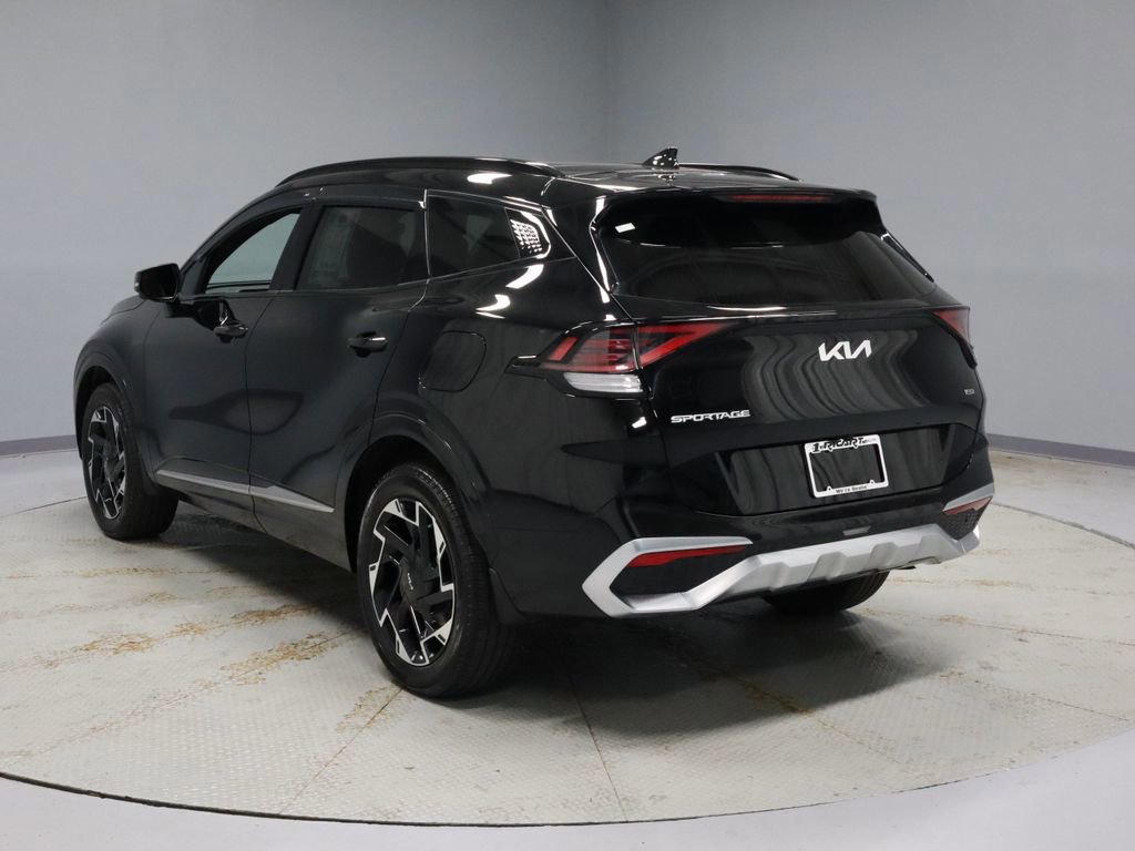 Used 2025 Kia Sportage SX AWD/4WD image 3