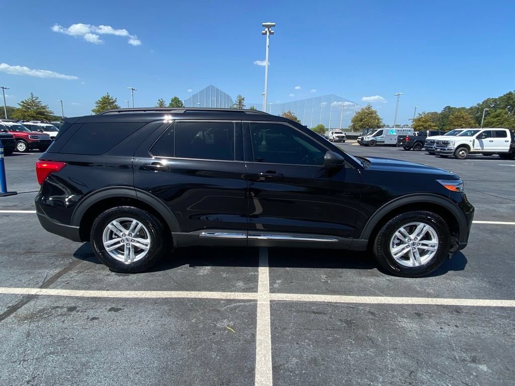 Certified 2024 Ford Explorer XLT RWD image 8