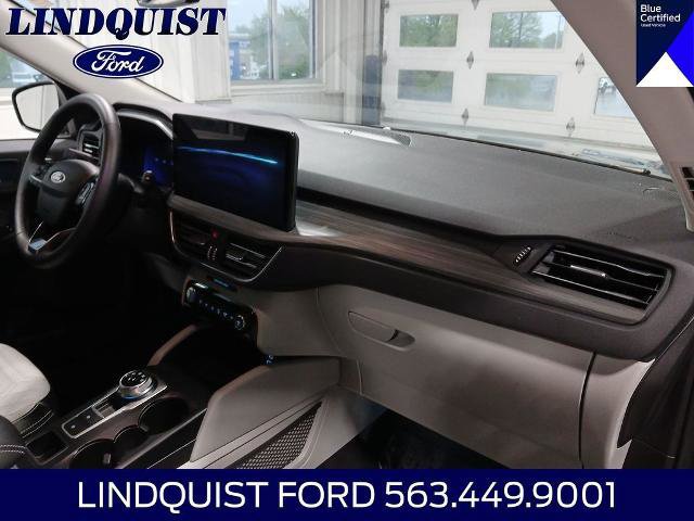 Certified 2023 Ford Escape Platinum w/ Premium Technology Package AWD/4WD image 17