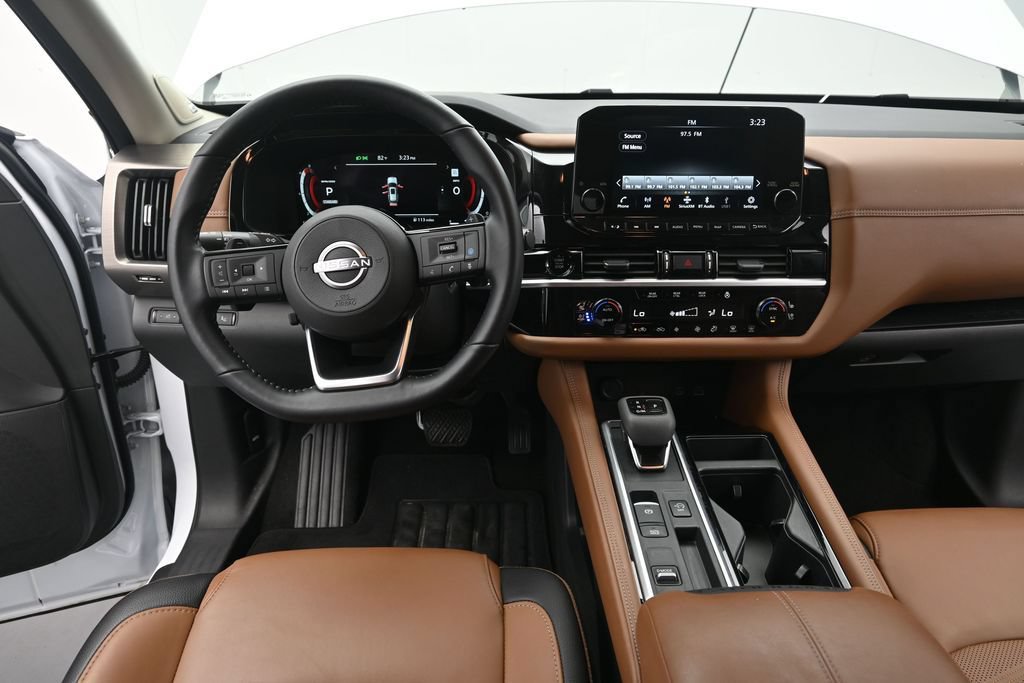Used 2025 Nissan Pathfinder Platinum FWD image 22