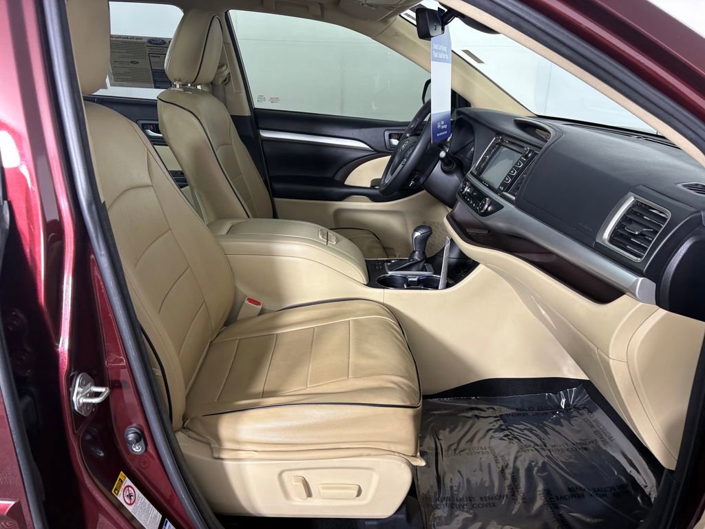 Used 2018 Toyota Highlander XLE AWD/4WD image 40