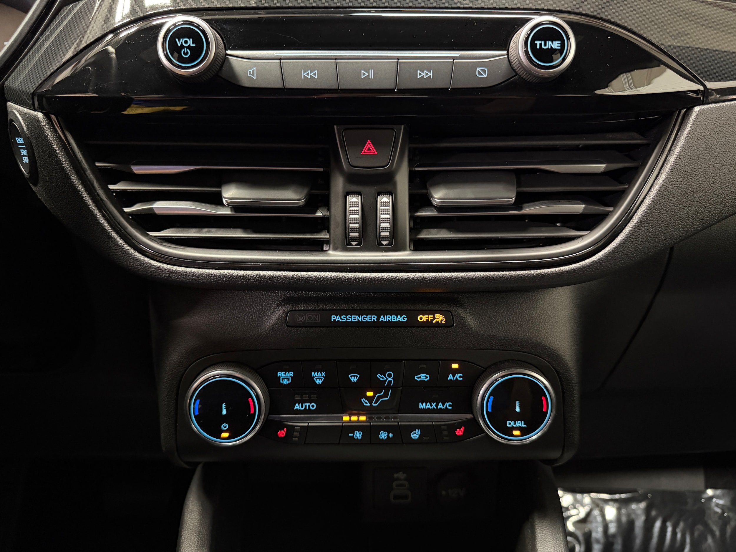 Certified 2025 Ford Escape ST-Line Select AWD/4WD image 24