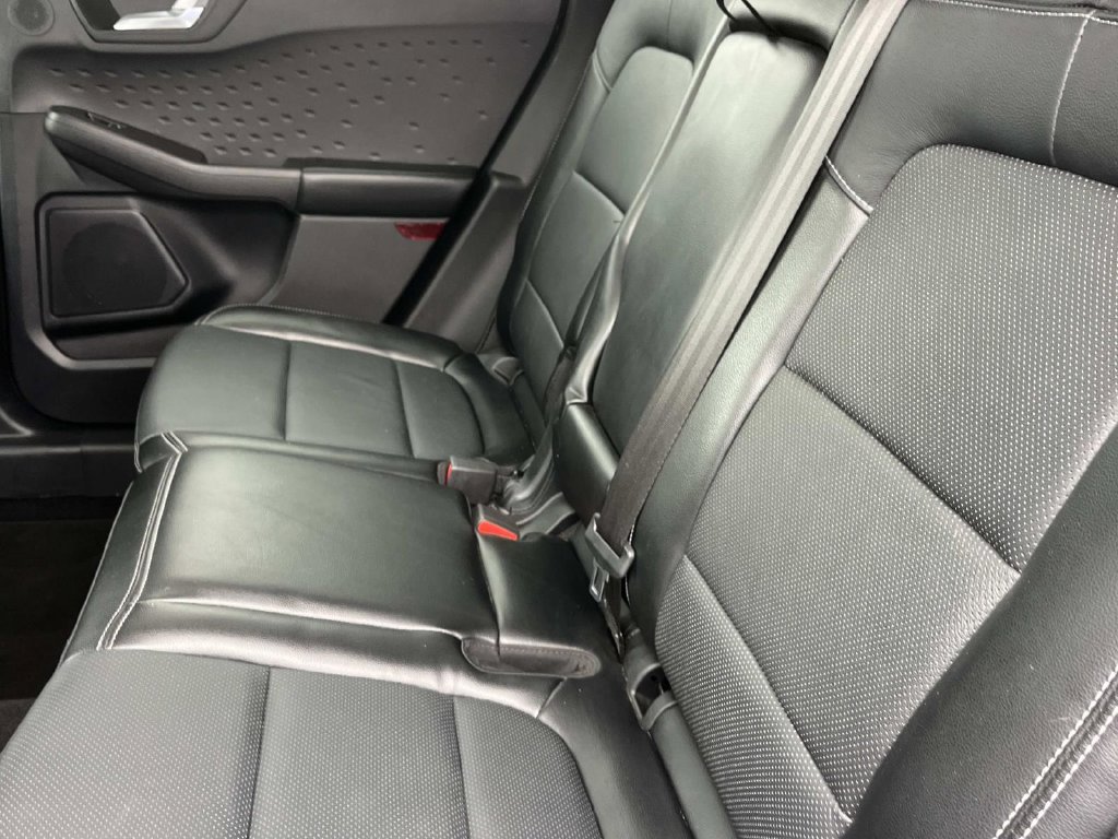 Certified 2020 Ford Escape Titanium AWD/4WD image 22