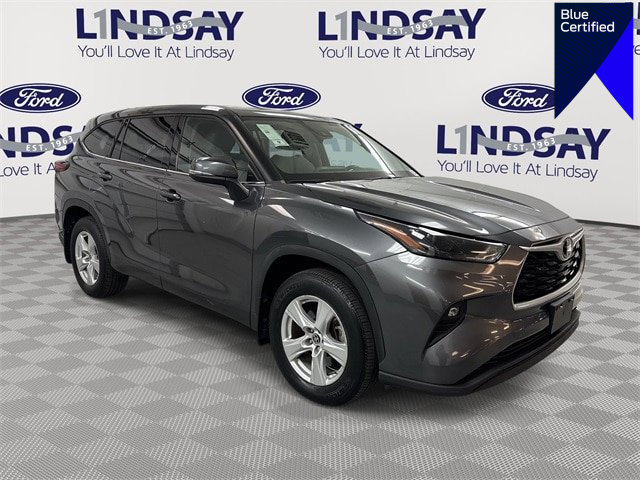 Used 2022 Toyota Highlander LE image 1