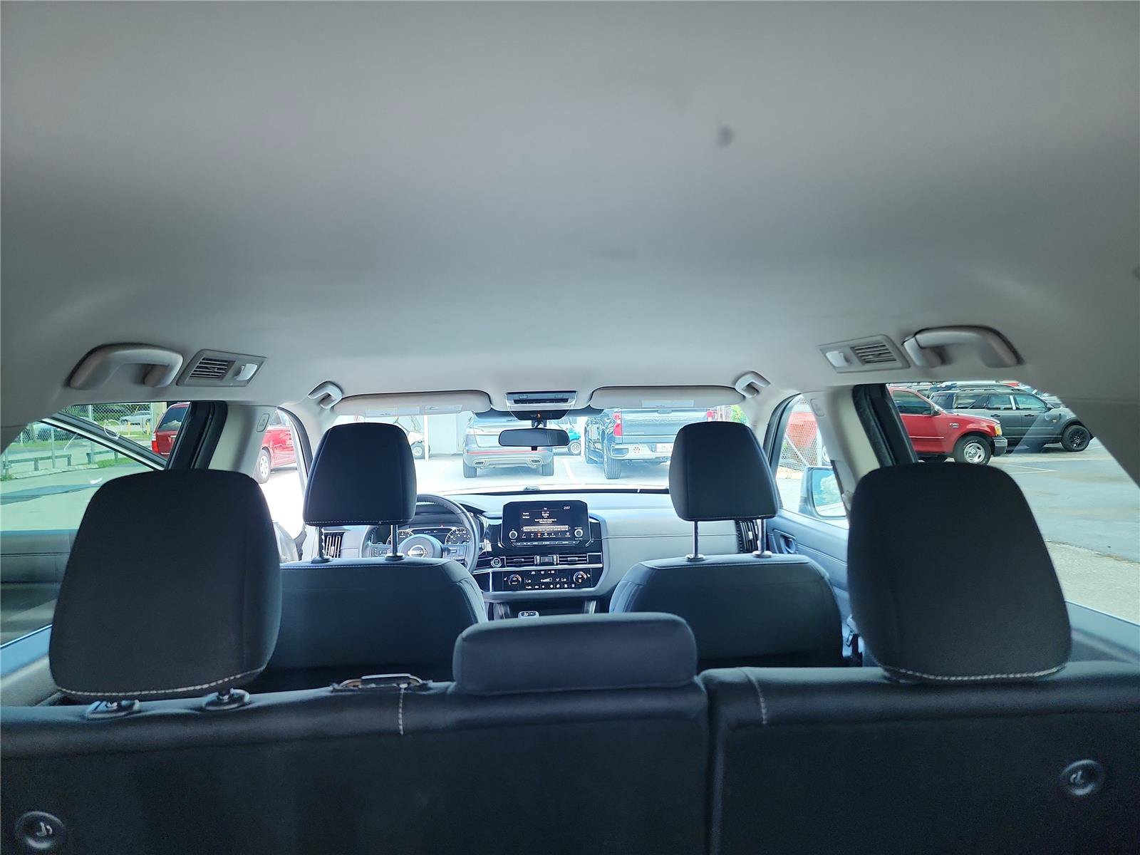 Used 2024 Nissan Pathfinder SV FWD image 23