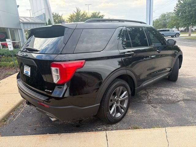 Certified 2023 Ford Explorer XLT w/ Equipment Group 202A AWD/4WD image 7
