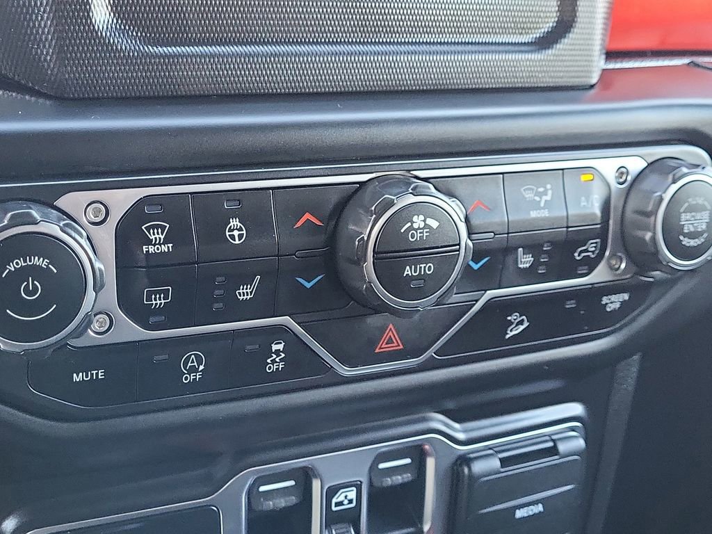 Used 2020 Jeep Wrangler Unlimited Rubicon w/ Cold Weather Group image 27