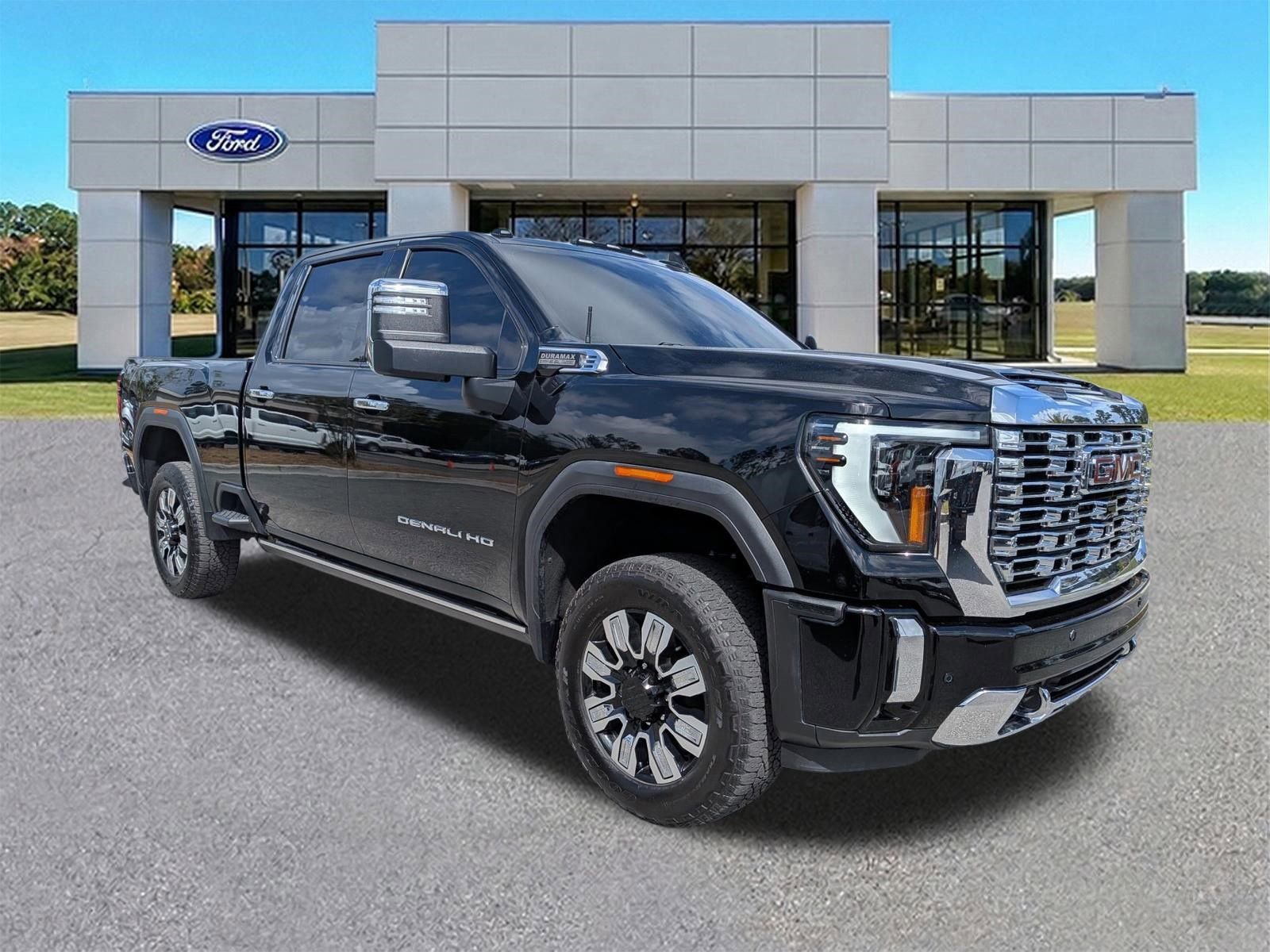 Used 2024 GMC Sierra 2500 Denali w/ Max Trailering Package AWD/4WD image 1