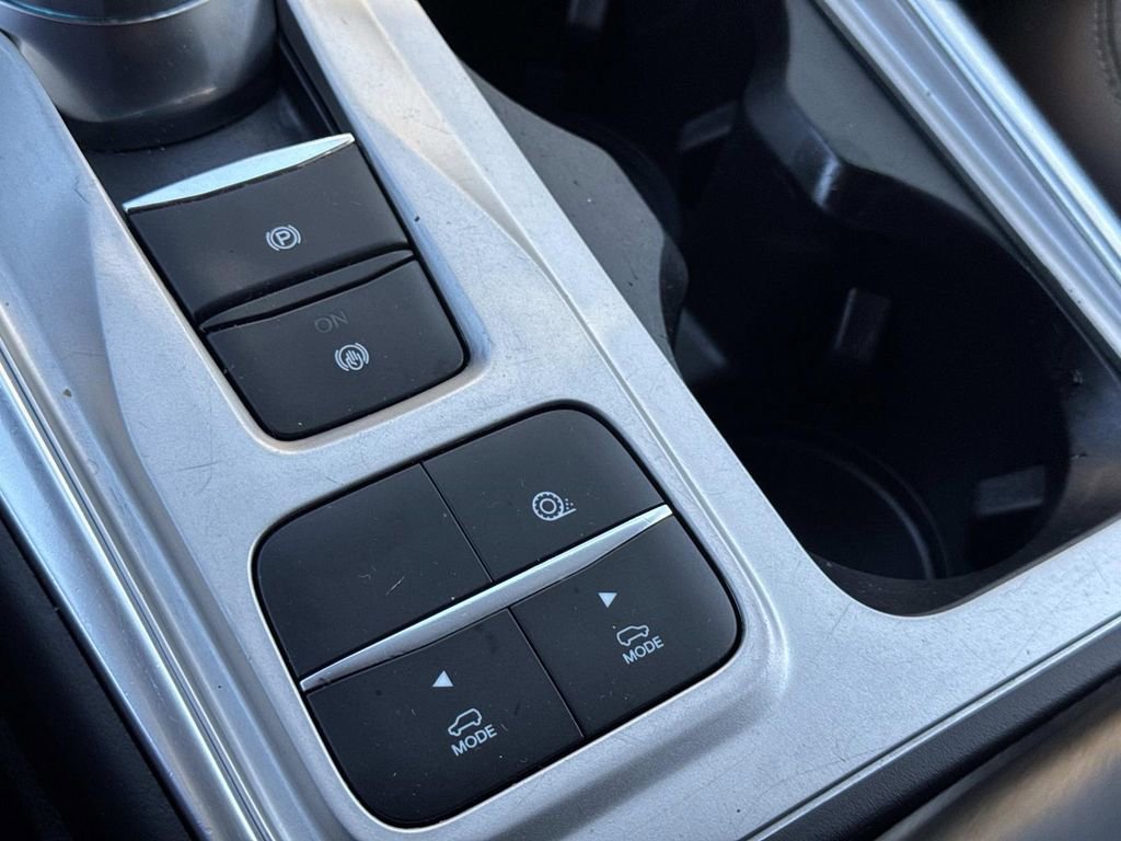 Certified 2022 Ford Explorer XLT w/ Equipment Group 202A image 30