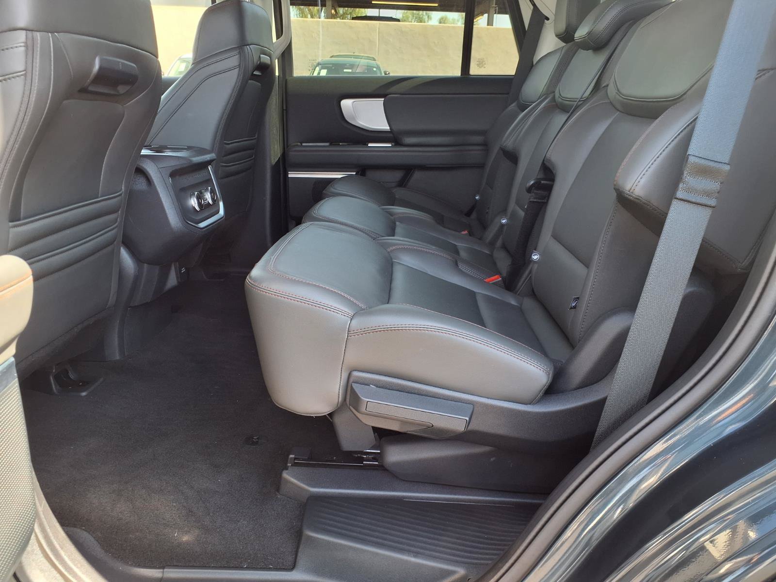 Certified 2025 Ford Expedition Active AWD/4WD image 18