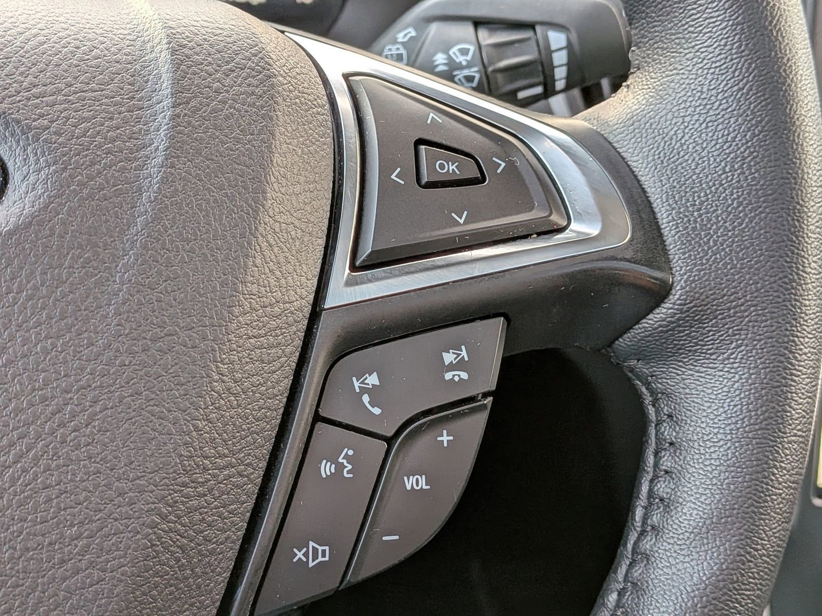 Certified 2024 Ford Edge SEL w/ Convenience Package image 30