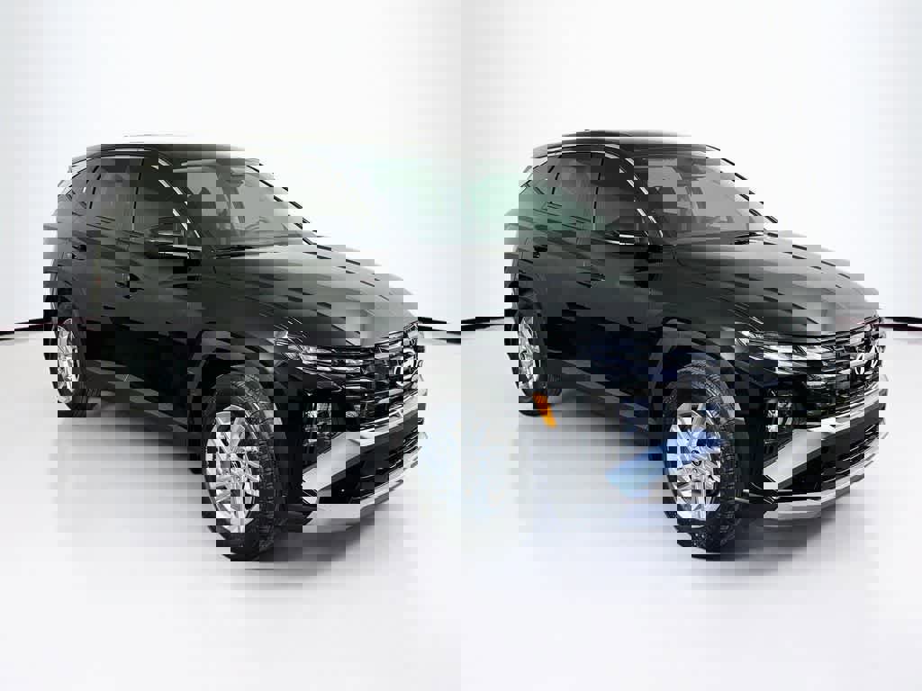 Used 2025 Hyundai Tucson SE FWD image 7