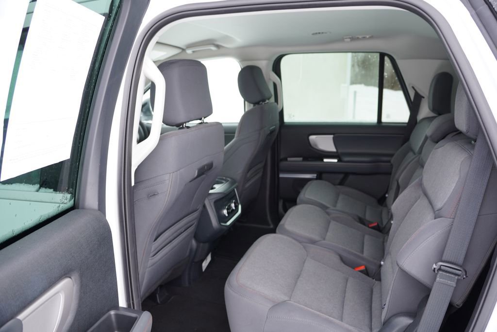 Certified 2025 Ford Expedition Active image 17