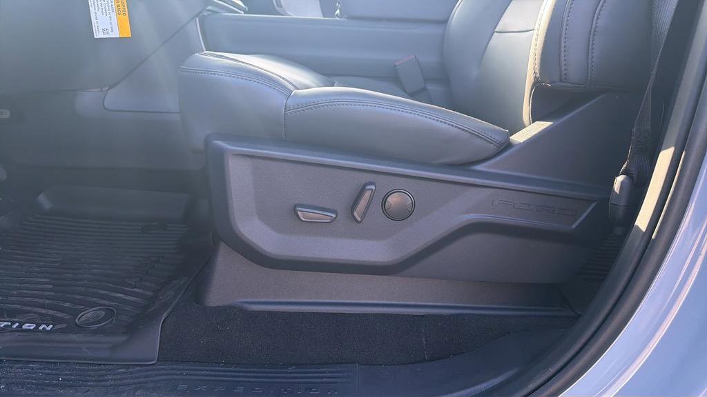 Certified 2026 Ford Expedition Active AWD/4WD image 13
