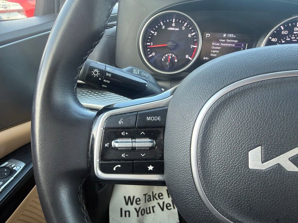 Used 2024 Kia Carnival LX FWD image 15
