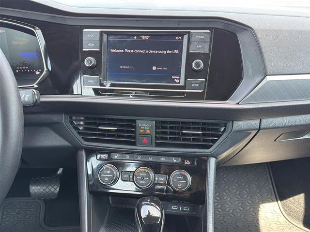 Used 2024 Volkswagen Jetta SE FWD image 22