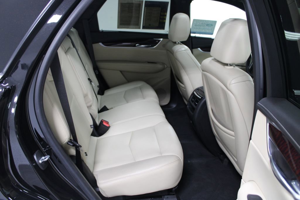 Used 2018 Cadillac XT5 Premium Luxury FWD image 31