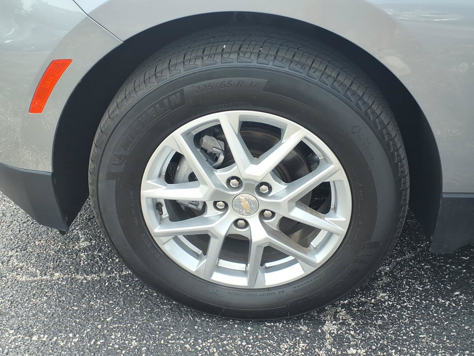 Used 2024 Chevrolet Equinox LT FWD image 19