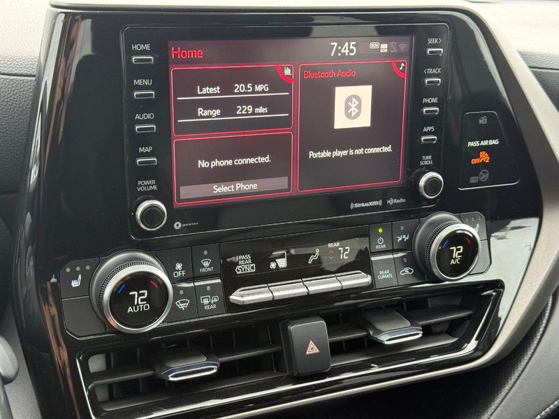 Used 2022 Toyota Highlander XLE AWD/4WD image 18