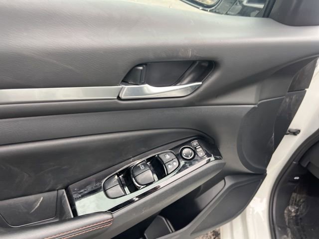 Used 2024 Nissan Altima 2.5 SR image 18