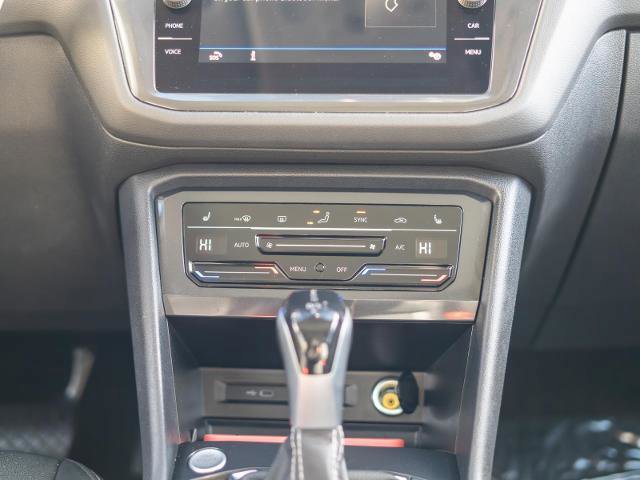 Used 2023 Volkswagen Tiguan SE w/ Panoramic Sunroof Package image 27