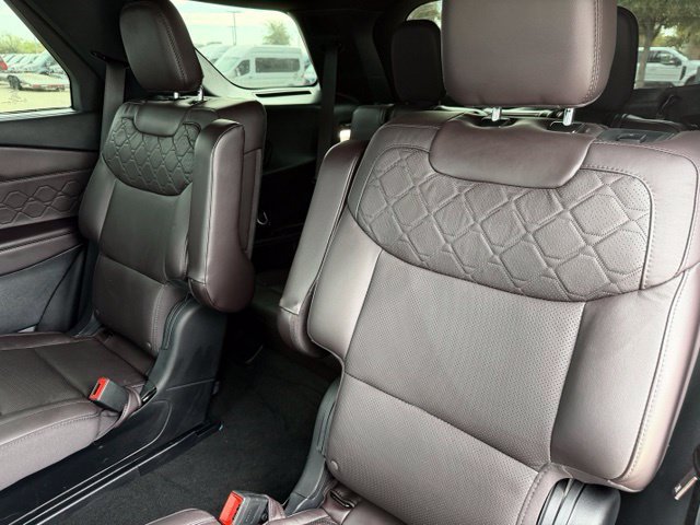 Certified 2025 Ford Explorer Platinum w/ LUX Leather Package AWD/4WD image 24