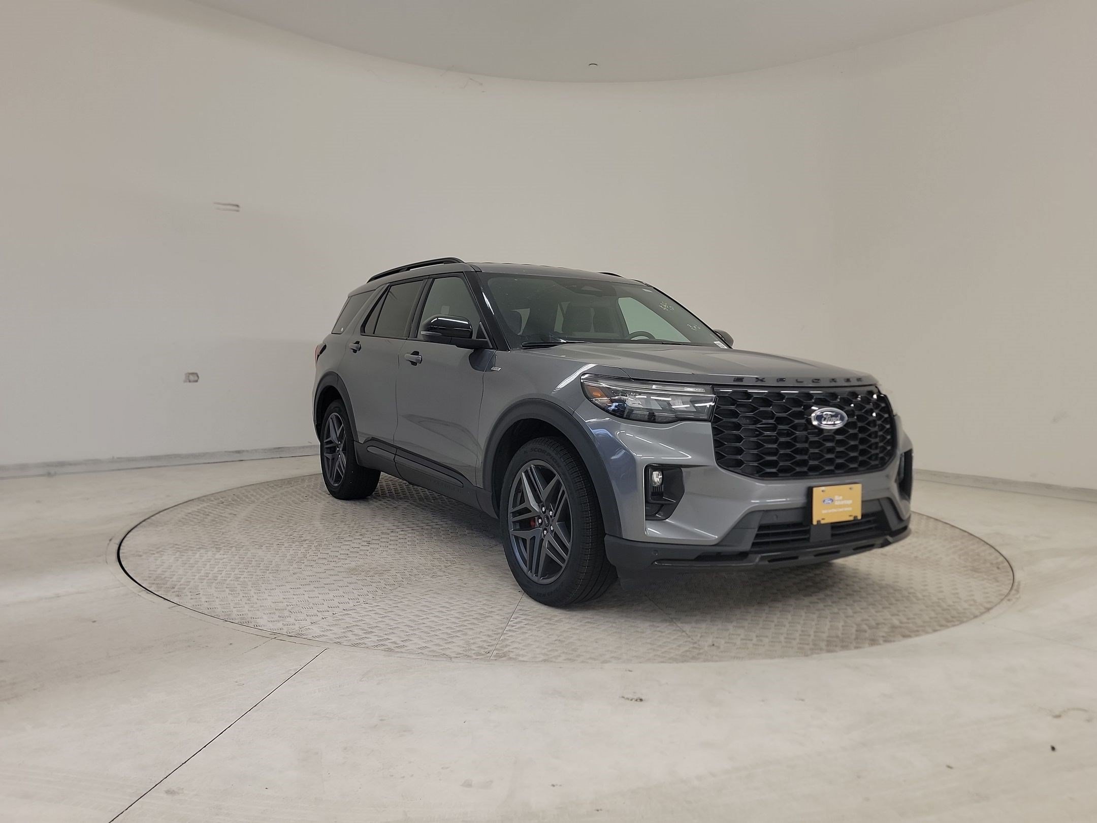 Certified 2025 Ford Explorer ST-Line w/ ST-Line Street Pack AWD/4WD image 5