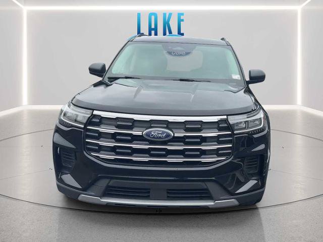 Certified 2025 Ford Explorer Active AWD/4WD image 2