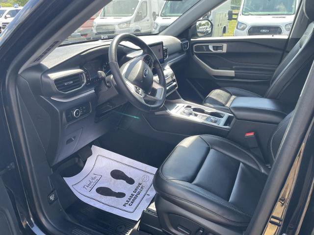 Certified 2023 Ford Explorer XLT w/ Equipment Group 202A AWD/4WD image 9