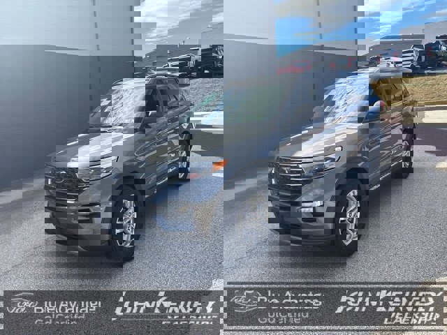 Certified 2022 Ford Explorer XLT w/ Equipment Group 202A image 8