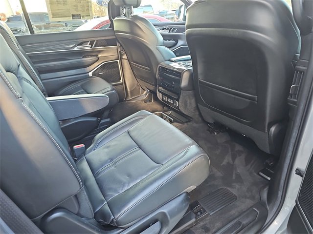 Used 2022 Jeep Wagoneer Series III w/ Flexible Seating Group image 11