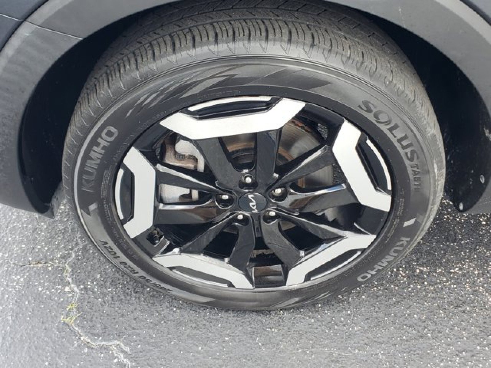 Used 2024 Kia Telluride S w/ S Sunroof Package image 4