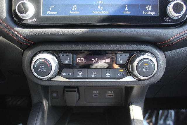 Used 2024 Nissan Versa SR FWD image 32