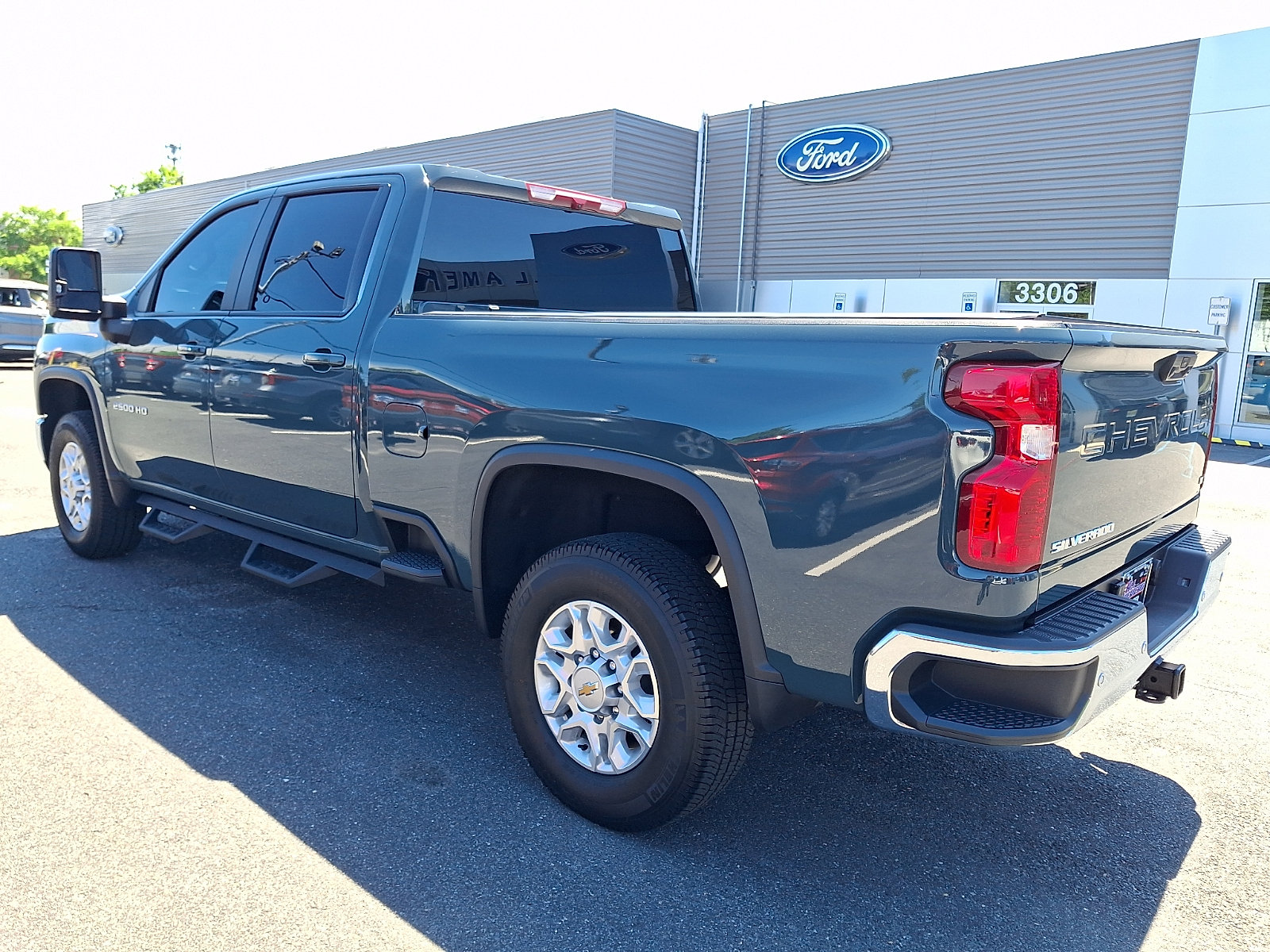 Used 2026 Chevrolet Silverado 2500 LT w/ All Star Edition AWD/4WD image 7
