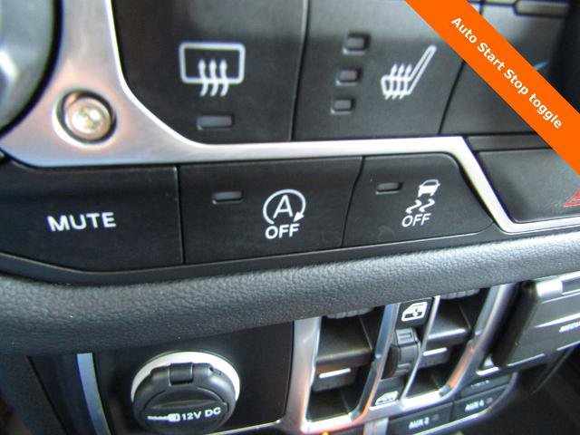 Used 2025 Jeep Wrangler Unlimited Rubicon w/ Convenience Group AWD/4WD image 14