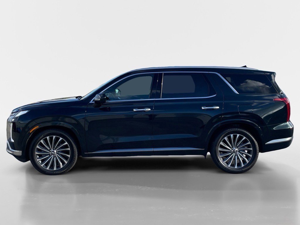 Used 2023 Hyundai Palisade Calligraphy image 3