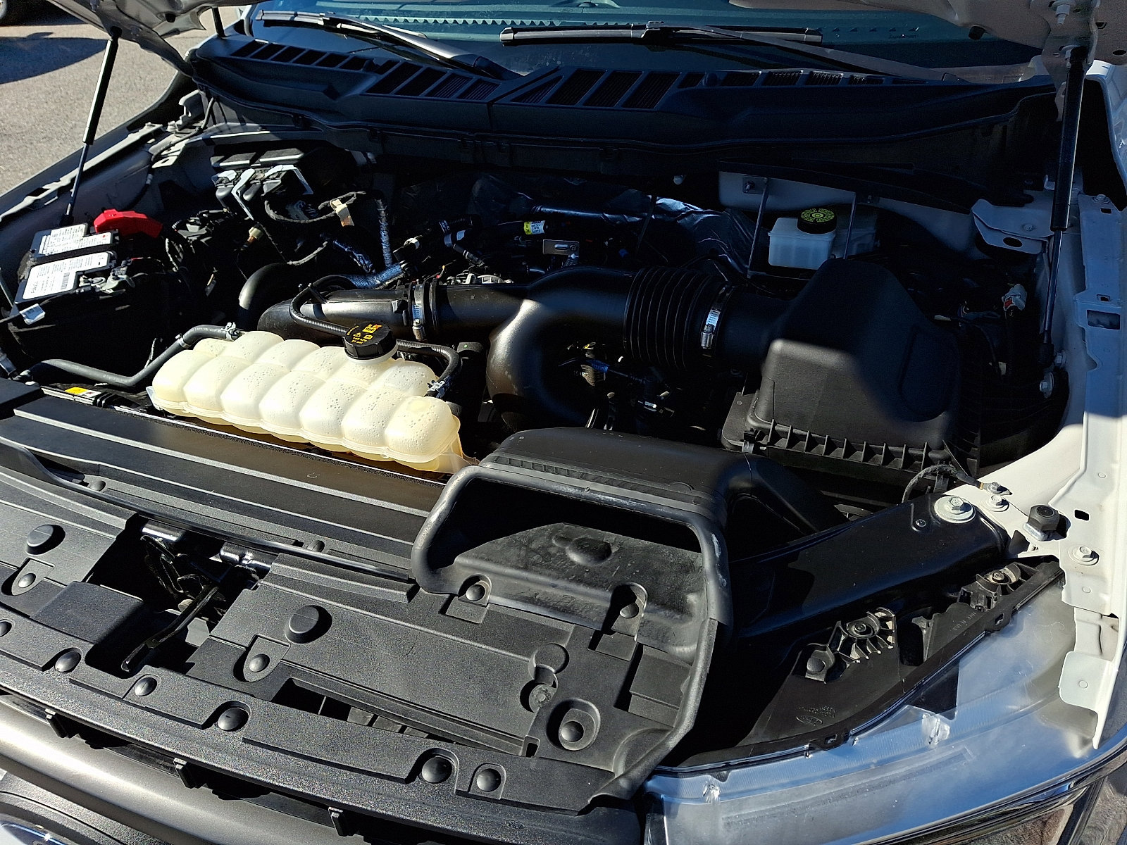 Certified 2023 Ford F150 Lariat w/ Equipment Group 502A High image 32