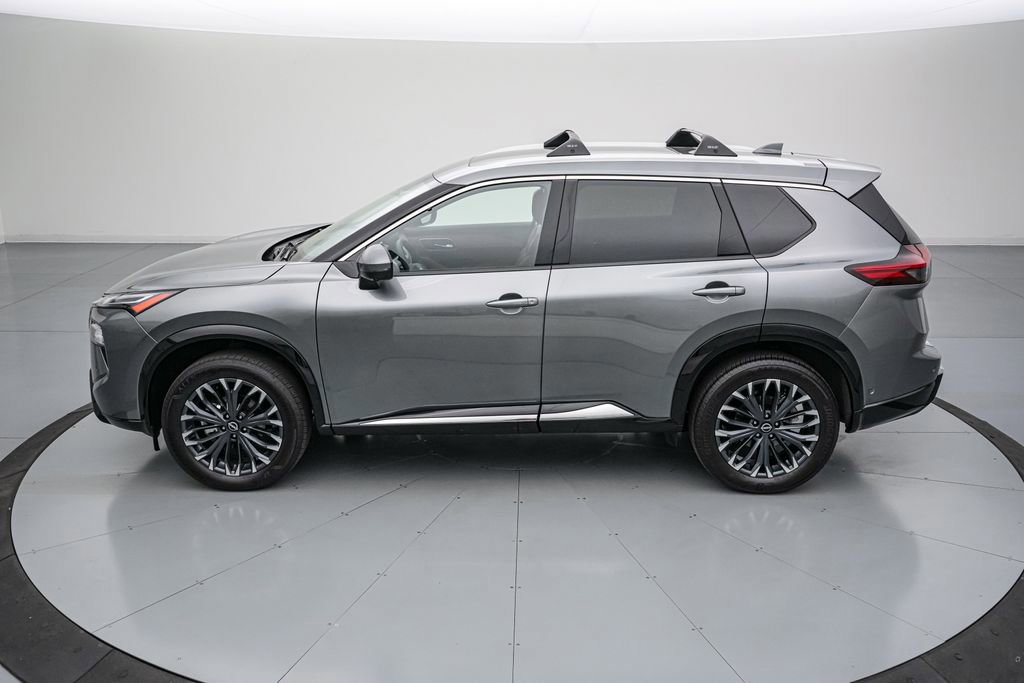 Used 2025 Nissan Rogue Platinum AWD/4WD image 2