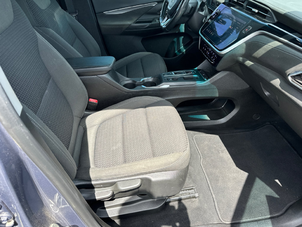 Used 2022 Chevrolet Bolt LT FWD image 13