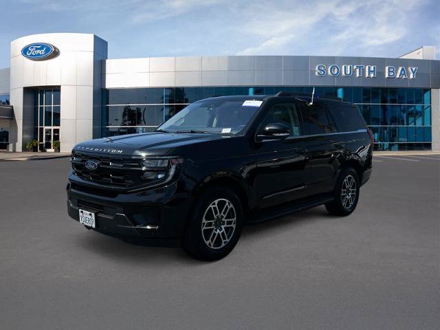 Certified 2025 Ford Expedition Active RWD image 1
