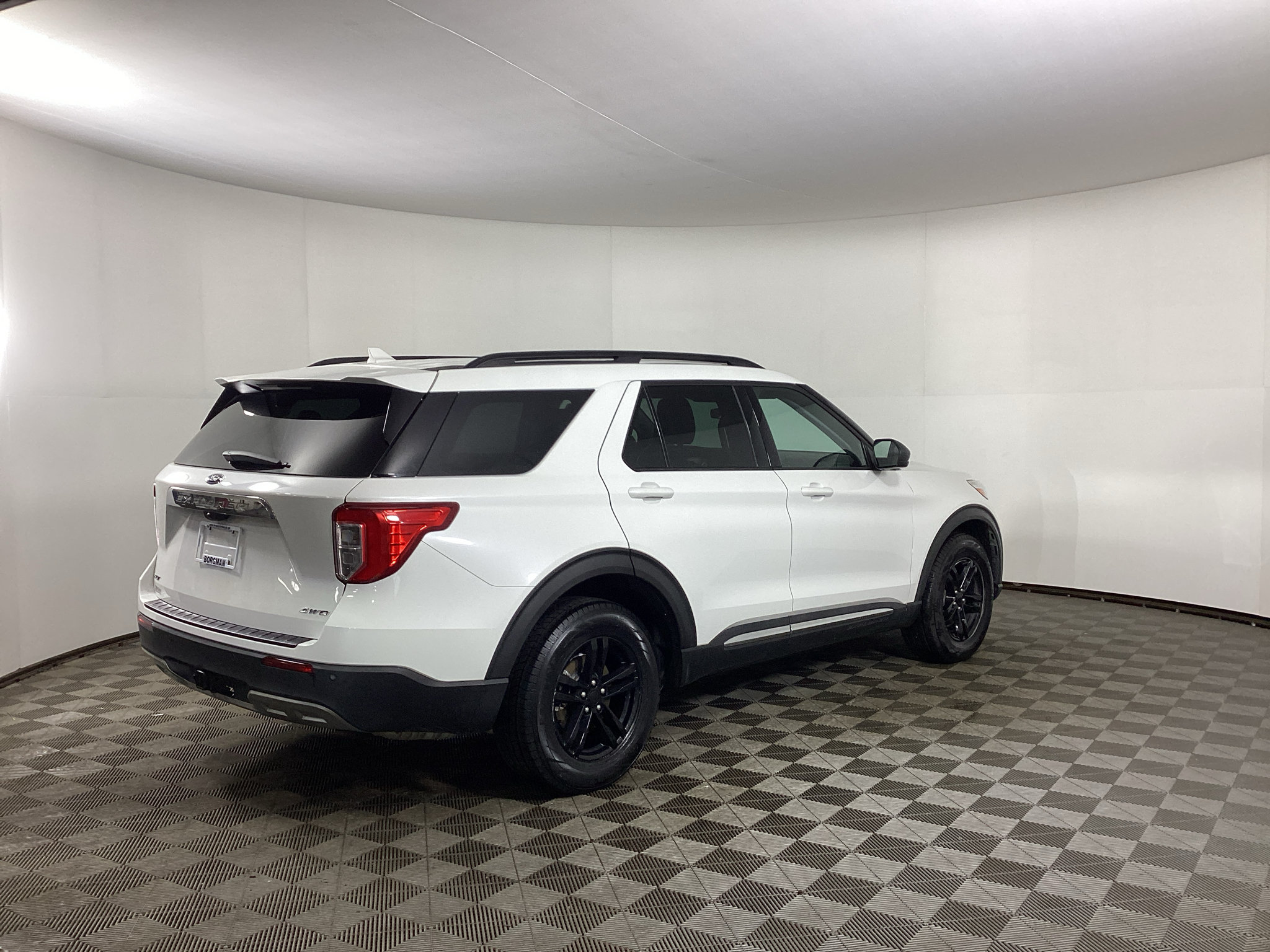 Certified 2023 Ford Explorer XLT w/ Equipment Group 202A AWD/4WD image 2