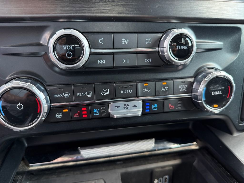 Certified 2023 Ford F350 Lariat w/ Chrome Package image 21