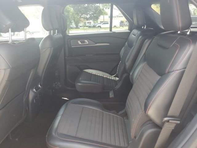 Certified 2025 Ford Explorer ST-Line AWD/4WD image 15