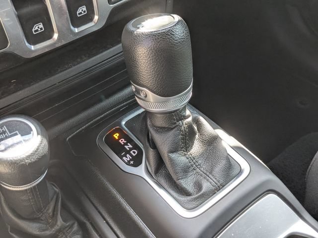 Used 2020 Jeep Wrangler Sport AWD/4WD image 19