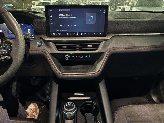 Certified 2025 Ford Explorer ST-Line w/ ST-Line Street Pack image 17